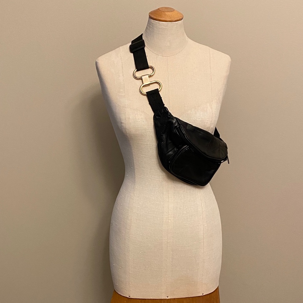 Black Crossbody Bag "fanny pack"